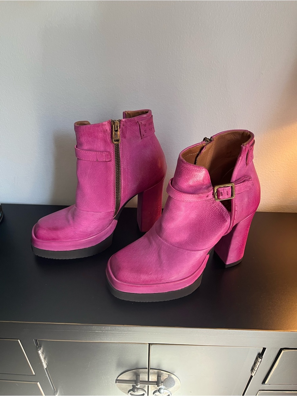A.S.98 Fuchs size 37. Vibrant Pink Leather Ankle Boots with Block Heel
